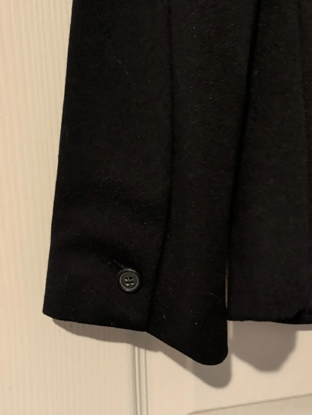 GAP sleek black